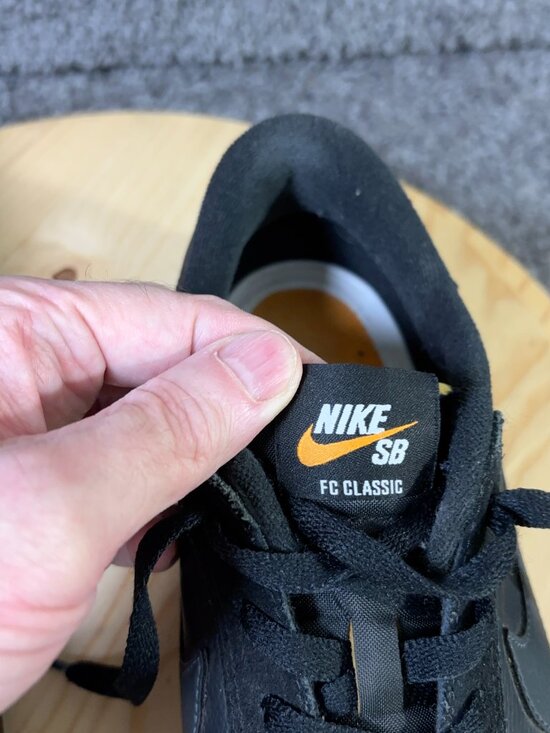 Nike SB FC Classic Skate Shoes Mens 13 Black Suede Soccer Football Club Gum Sole